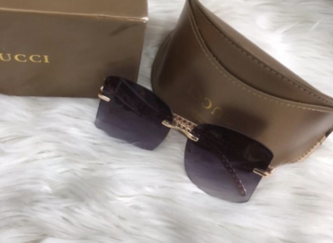 Lunettes de soleil femmes Chanel Gucci