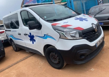 Ambulance médicalisée: Renault trafic